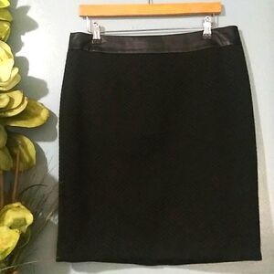 Banana Republic textured black skirt